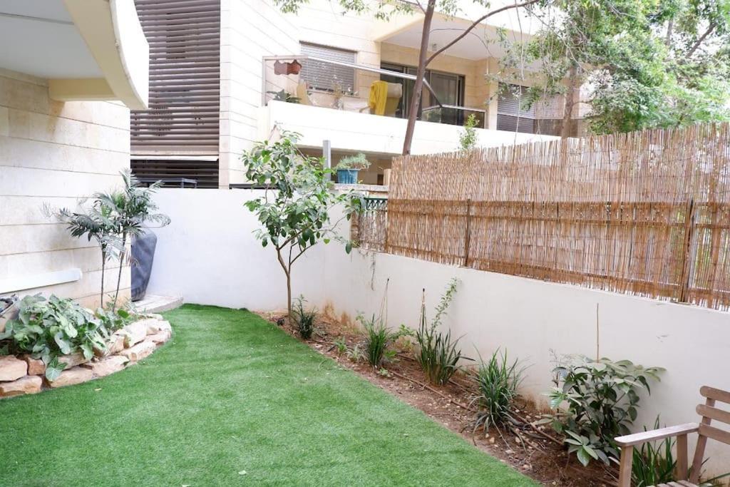 Garden House By Israpart Ra'anana Exterior photo